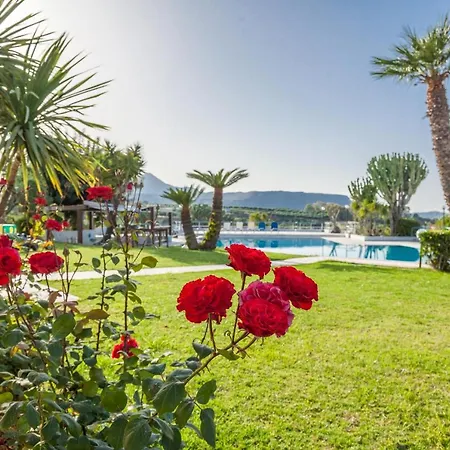 Serenity With Pool, Kalesa Heraklion * Yiofirákia